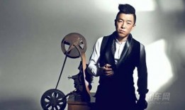 黄渤爆料大爷视频播放,网友直呼笑到肚子疼！